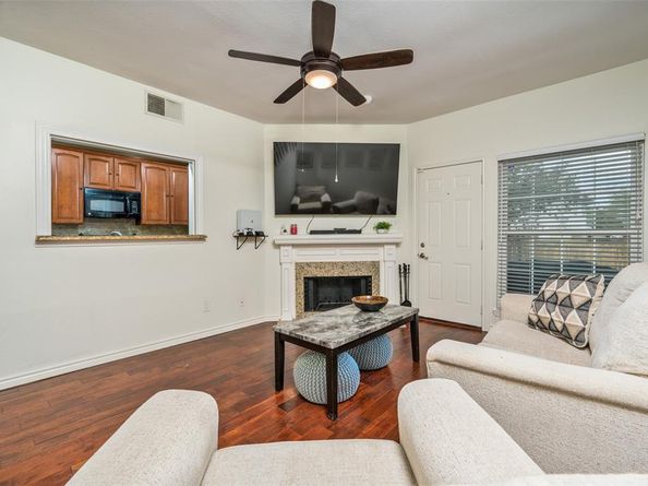 2409  Northlake Court , Irving Texas 75038