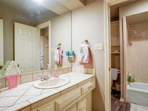 1000  Lynhurst Lane , Denton Texas 76205