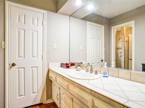 1000  Lynhurst Lane , Denton Texas 76205