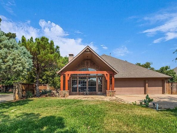 881  Winchester Drive , Lewisville Texas 75056