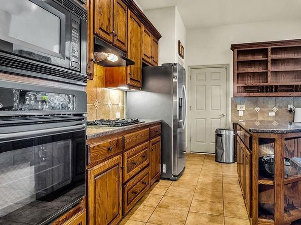 881  Winchester Drive , Lewisville Texas 75056