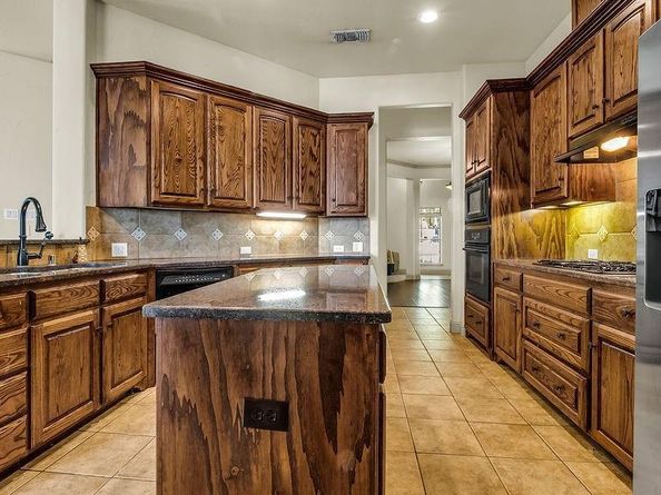 881  Winchester Drive , Lewisville Texas 75056