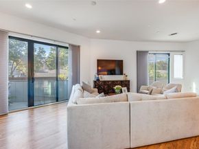 4608  Coles Manor Place  201, Dallas Texas 75204