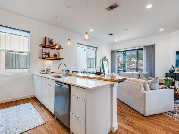 4608  Coles Manor Place  201, Dallas Texas 75204