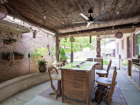 1806  Old Oak Drive , Arlington Texas 76012