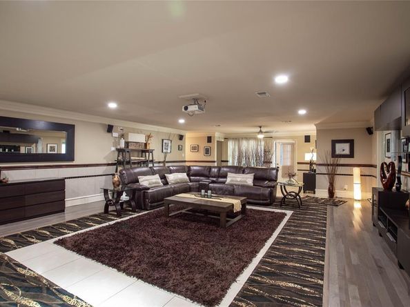 1806  Old Oak Drive , Arlington Texas 76012