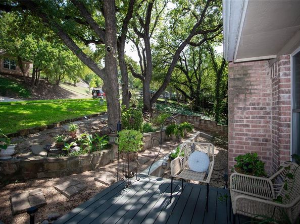 1806  Old Oak Drive , Arlington Texas 76012