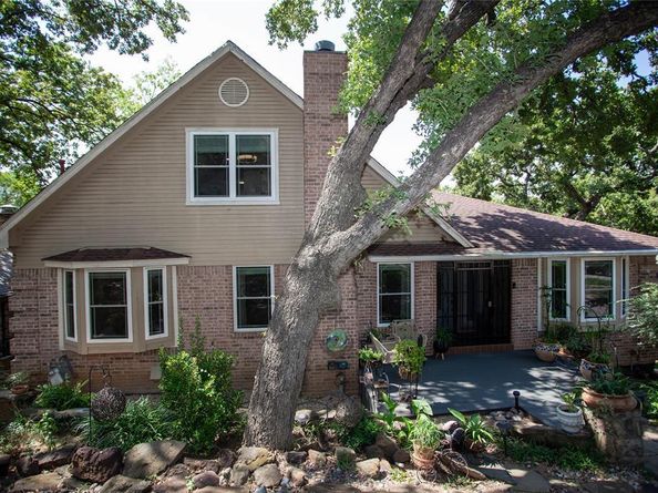 1806  Old Oak Drive , Arlington Texas 76012