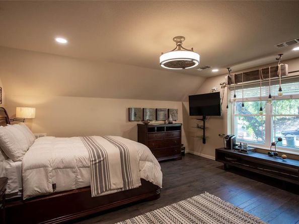 1806  Old Oak Drive , Arlington Texas 76012