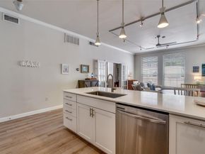 2305  Worthington Street  104, Dallas Texas 75204