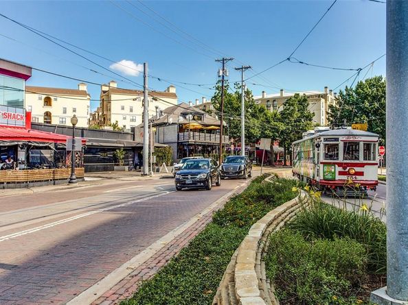2305  Worthington Street  104, Dallas Texas 75204