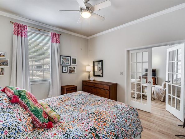 2305  Worthington Street  104, Dallas Texas 75204