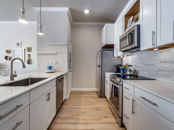 2305  Worthington Street  104, Dallas Texas 75204