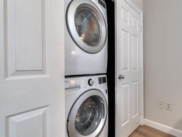 2305  Worthington Street  104, Dallas Texas 75204