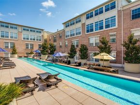 2305  Worthington Street  104, Dallas Texas 75204