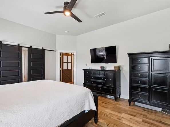 800  Round Hill Road , Fort Worth Texas 76131