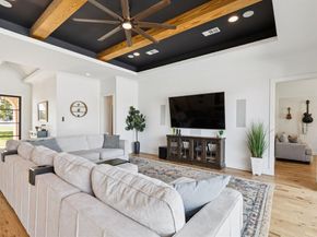 800  Round Hill Road , Fort Worth Texas 76131