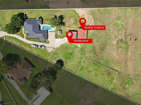 800  Round Hill Road , Fort Worth Texas 76131