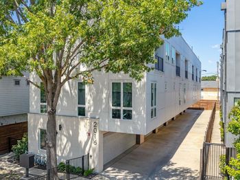 2016 N Fitzhugh Avenue 