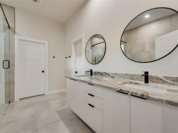 1623  Lansford Avenue , Dallas Texas 75224
