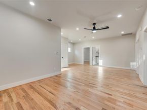 1623  Lansford Avenue , Dallas Texas 75224