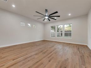 1623  Lansford Avenue , Dallas Texas 75224