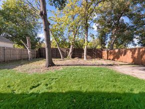 1623  Lansford Avenue , Dallas Texas 75224