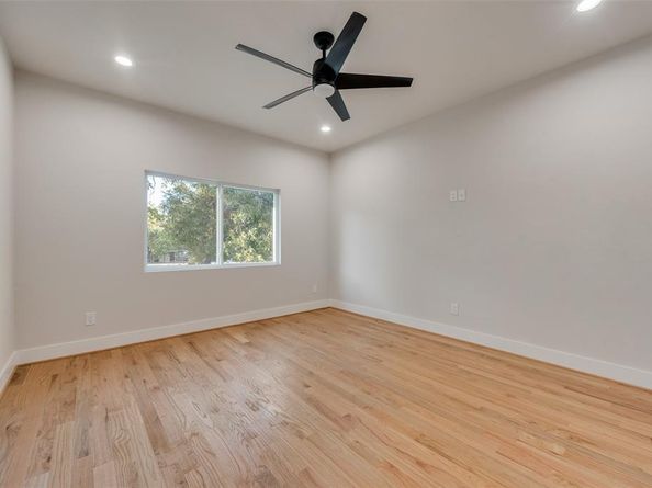 1623  Lansford Avenue , Dallas Texas 75224