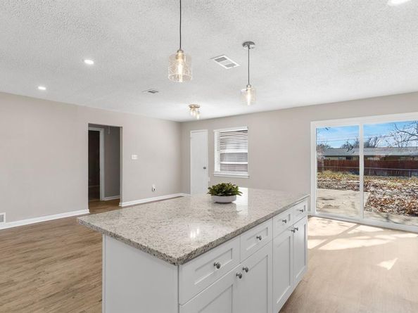 714  Pleasant Valley Road , Garland Texas 75040