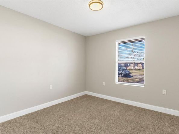 714  Pleasant Valley Road , Garland Texas 75040