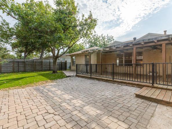 9735  Cloister Drive , Dallas Texas 75228