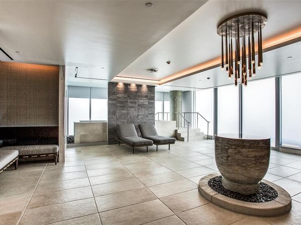 3130 N Harwood Street  3202, Dallas Texas 75201