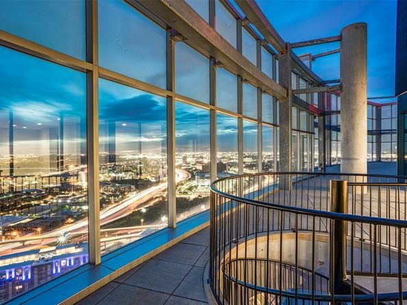 3130 N Harwood Street  3202, Dallas Texas 75201
