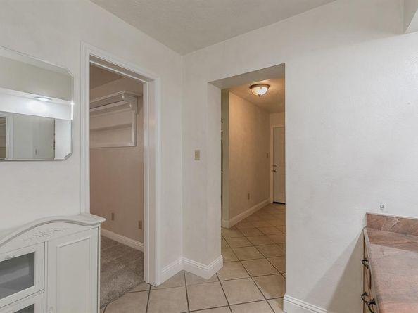 5828  Westcrest Drive W, Edgecliff Village Texas 76134