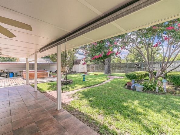 5828  Westcrest Drive W, Edgecliff Village Texas 76134