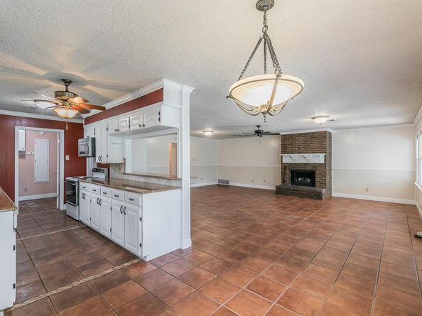 5828  Westcrest Drive W, Edgecliff Village Texas 76134