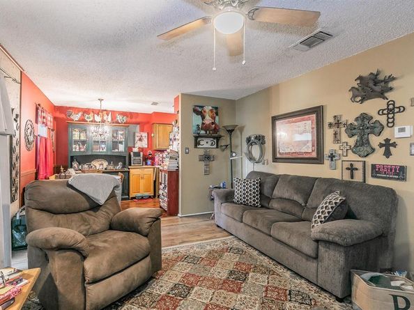 820  lake view Ridge , White Settlement Texas 76108