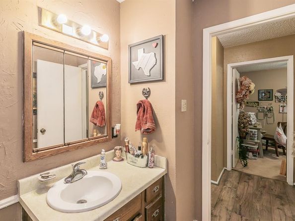 820  lake view Ridge , White Settlement Texas 76108