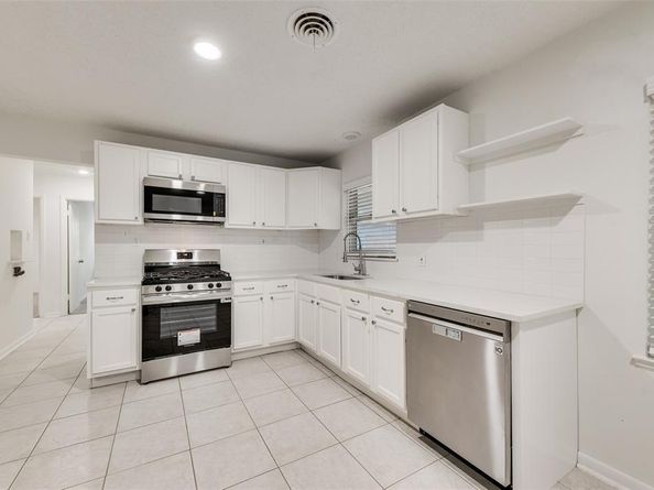2226  Cartwright Street , Irving Texas 75062