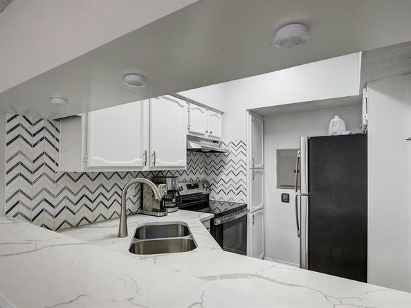 3101  Townbluff Place  814, Plano Texas 75075