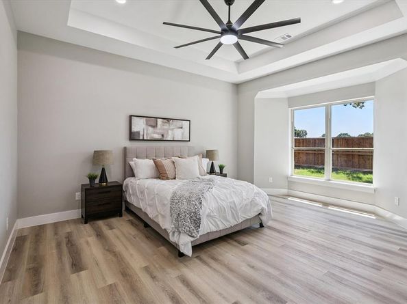 705  Ross Trail , Arlington Texas 76012