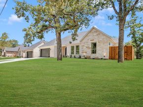 705  Ross Trail , Arlington Texas 76012