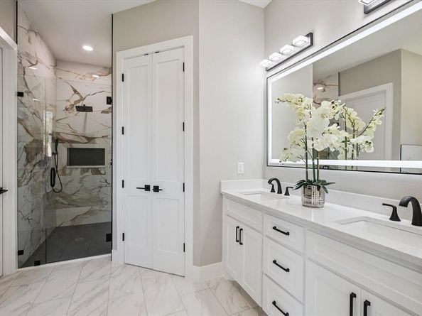 705  Ross Trail , Arlington Texas 76012