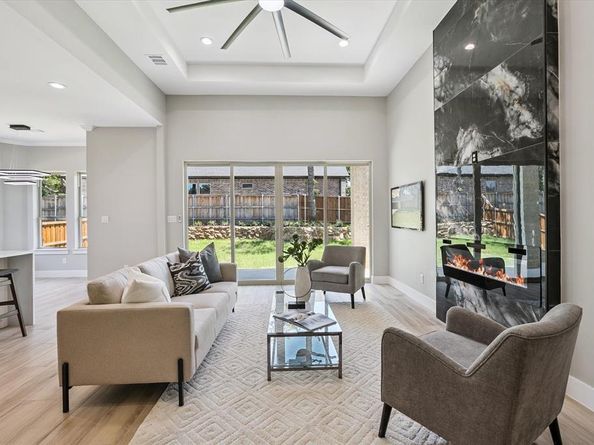 705  Ross Trail , Arlington Texas 76012