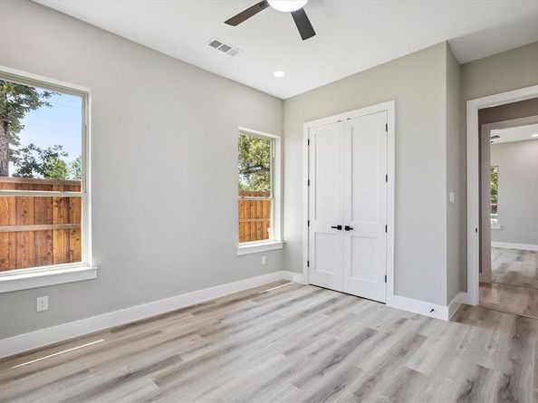 705  Ross Trail , Arlington Texas 76012