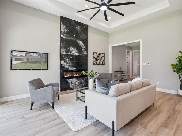 705  Ross Trail , Arlington Texas 76012