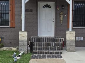 722  Atlanta Street , Fort Worth Texas 76104