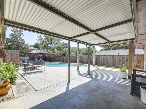 1716  Rosemeade Circle , Carrollton Texas 75007