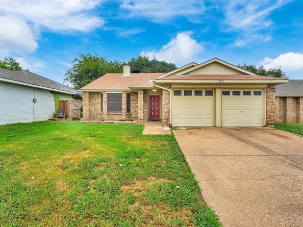 205  Valley Spring Drive , Arlington Texas 76018