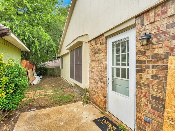 205  Valley Spring Drive , Arlington Texas 76018